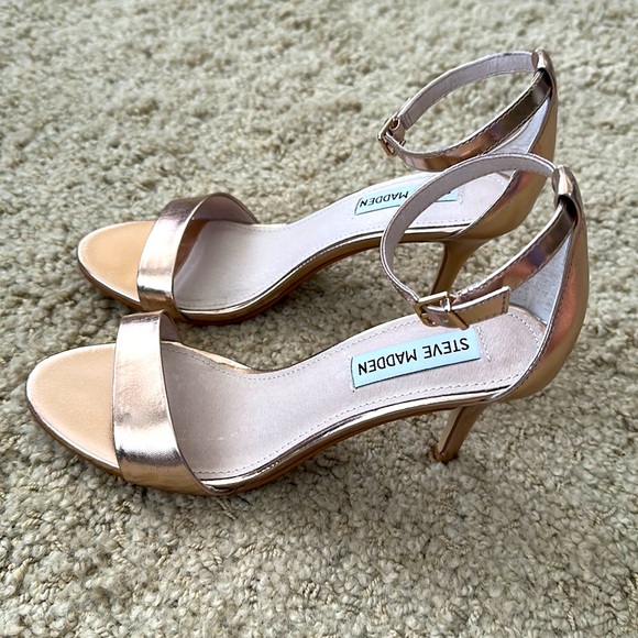 Steve Madden Sillly Sandals, Rose Gold Metallic size 6.5 - Picture 4 of 7